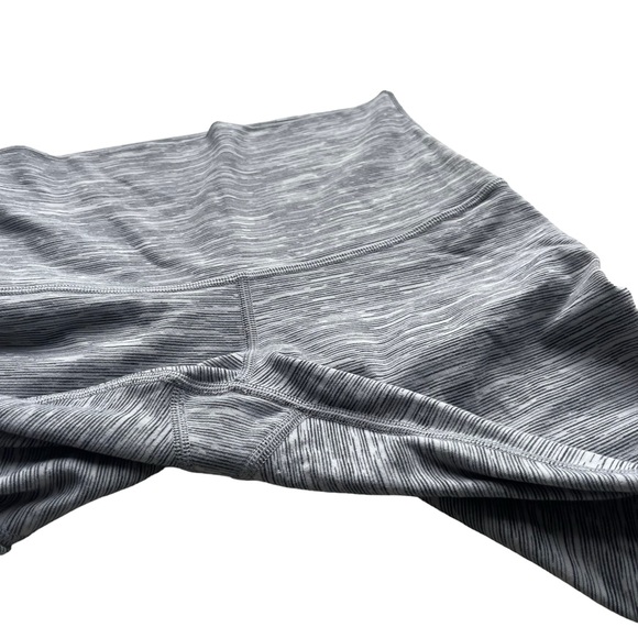Lululemon‎ Women’s Space Gray Wunder Under Scalloped Hem High-Rise Crop Leggings - Picture 12 of 16